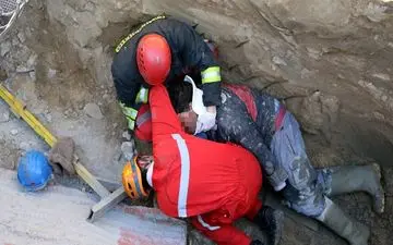 سقوط حفاظ آهنی بر روی کارگران در مشهد حادثه آفرید