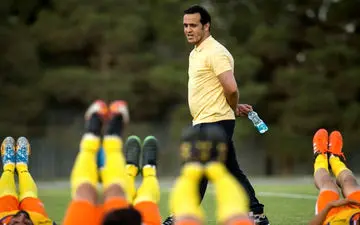 تشویق جادوگر در دقیقه 8 رسم جدید پرسپولیسی‌ها