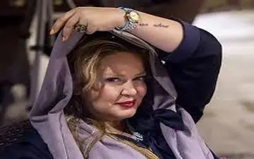 پوشش و میکاپ بهاره رهنما در یک جشن تولد