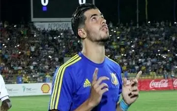  شاید استقلالی یا پرسپولیسی شوم 