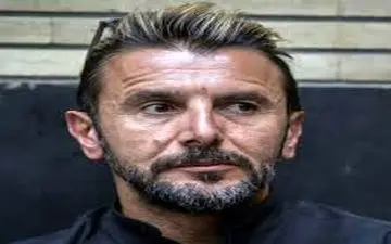 تیپ و ظاهر امین حیایی در اکران خصوصی سریال ساخت ایران۲