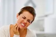 دلیل درد دندان‌ هنگام خوردن خوراکی‌های سرد یا گرم چیست؟