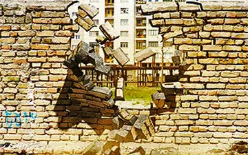 تخریب ناگهانی ساختمان و مجروحیت شدید مرد میانسال + فیلم