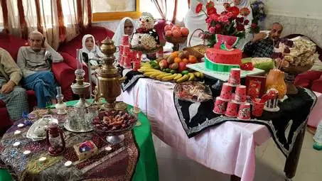 حضور اعضای کانون هواداران خراسان در آسایشگاه سالمندان توس  به مناسبت شب یلدا