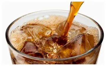 مضرات استفاده از نوشابه‌های رژیمی برای بدن

