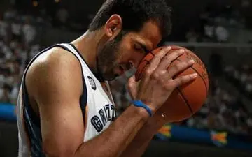 عکس/ پاسخ حامد حدادی به توهین هواداران لبنانی به سرود ملی ایران