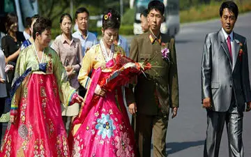 عجیب‌ترین قوانین پوشش در کره شمالی؛ پوشیدن شلوارجین جرم است؟!