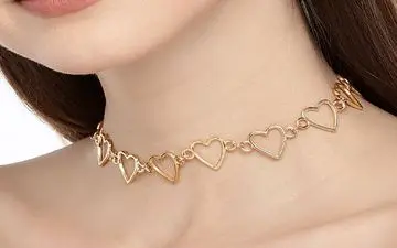 نماد قلب در جواهرات به چه معناست؟ + 7 مدل گردنبند با نماد قلب