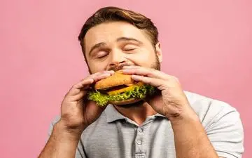 خوردن این مواد غذایی خیلی زود کارتان را به سکته قلبی می‌کشاند