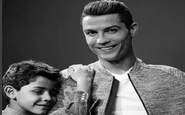 پای پسر رونالدو هم به دنیای مُد باز شد +تصاویر