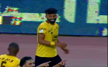 شوت دیدنی رضائیان گل دوم سپاهان به پیکان + ویدئو