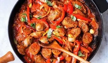 طرز تهیه خوراک سوسیس رژیمی؛ غذای سالم و خوشمزه با سبزیجات کم‌کالری