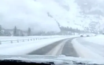  لحظه هولناک سقوط بهمن در بزرگراه