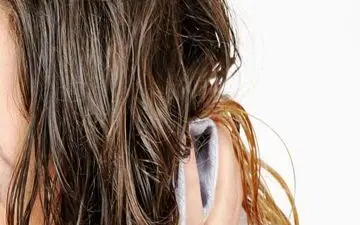  مزایا و معایب شستشوی روزانه و هفتگی مو
