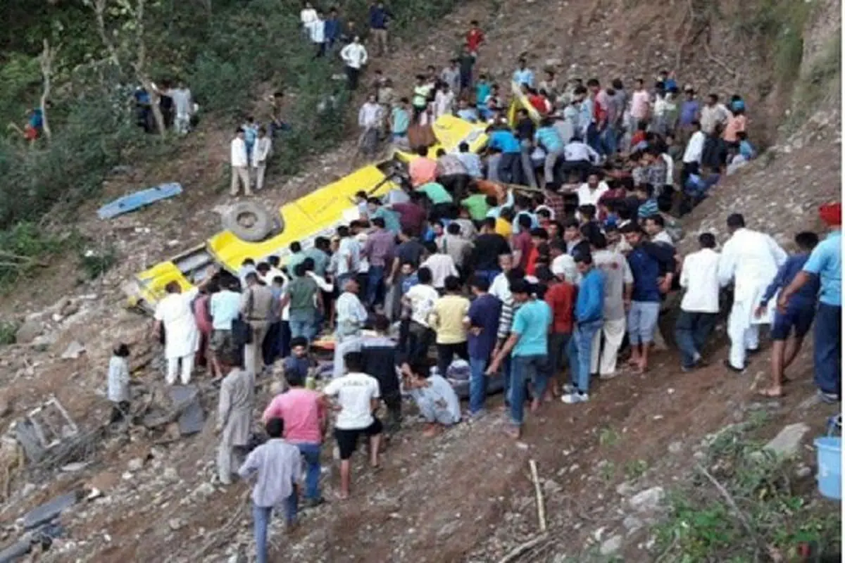 حادثه دلخراش در بلوچستان؛ سقوط اتوبوس حامل مهمانان عروسی/7نفر جان باختند
