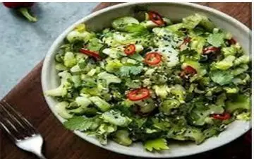 این سالاد خوشمزه و جدید رو برای جذاب کردن سفره هاتون درست کنید!