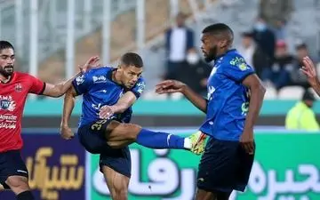 مهاجم استقلال طلسم ۵۳ ساله این تیم را شکست