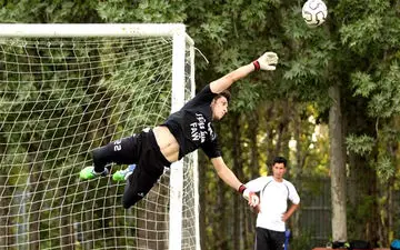 بُمب‌های زنوزی تمامی ندارد؛ کارگاه گجت فوتبال ایران در راه تبریز + عکس