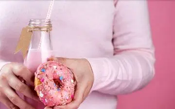 تاثیر مصرف بیش از حدقند بر تعادل هورمونی| زنان به این 5 دلیل باید قند را حذف یا کم کنند