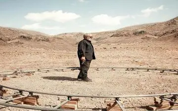 "پرویز پرستویی" در پشت صحنه فیلم بادیگارد + عکس