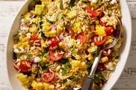طرز تهیه یک سالاد خوشمزه با طعم متفاوت!
