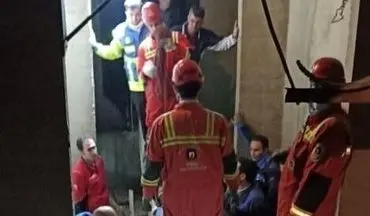 کارگر ورزشگاه آزادی تهران از ارتفاع ۳۰ متری نجات یافت