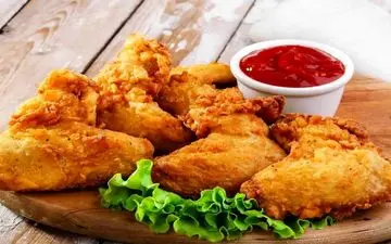 طرز تهیه مرغ سوخاری بدون پوست؛ غذای رستورانی ترد و خوشمزه