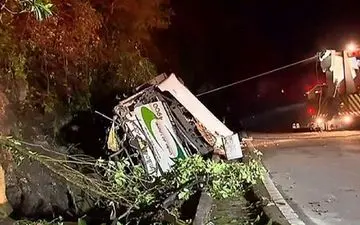 واژگونی مینی‌بوس مدرسه در تانزانیا ۳۵ کشته داد 