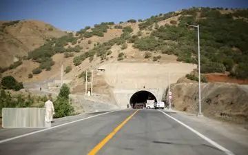 عبور خودروهای سنگین از جاده جدید مریوان‌ - سنندج ممنوع است