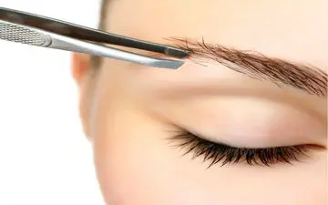 از این اشتباهات هنگام برداشتن ابرو خودداری کنید! نکات ساده برای دست یافتن به مدل ابروی ایده آل
