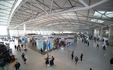 مسافر عصبانی فرودگاه را به هم ریخت +فیلم 