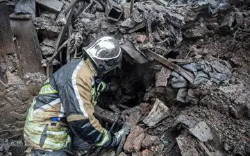 جسد سومین کارگر از زیر آوار در خیابان شهید دستگردی تهران پیدا شد + فیلم