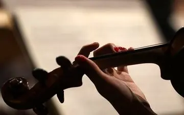  هیچ خواننده ای را از اجرا در کیش منع نمی کنیم / جشنواره موسیقی کیش و تمرکز بر آهنگسازی