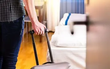 یاد بگیرید که کدام وسایل هتل را می‌توانید با خود به خانه ببرید!