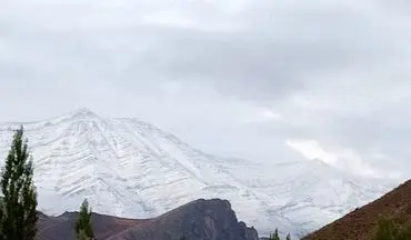 نخستین برف پاییزی ارتفاعات بلده مازندران را سفید پوش کرد
