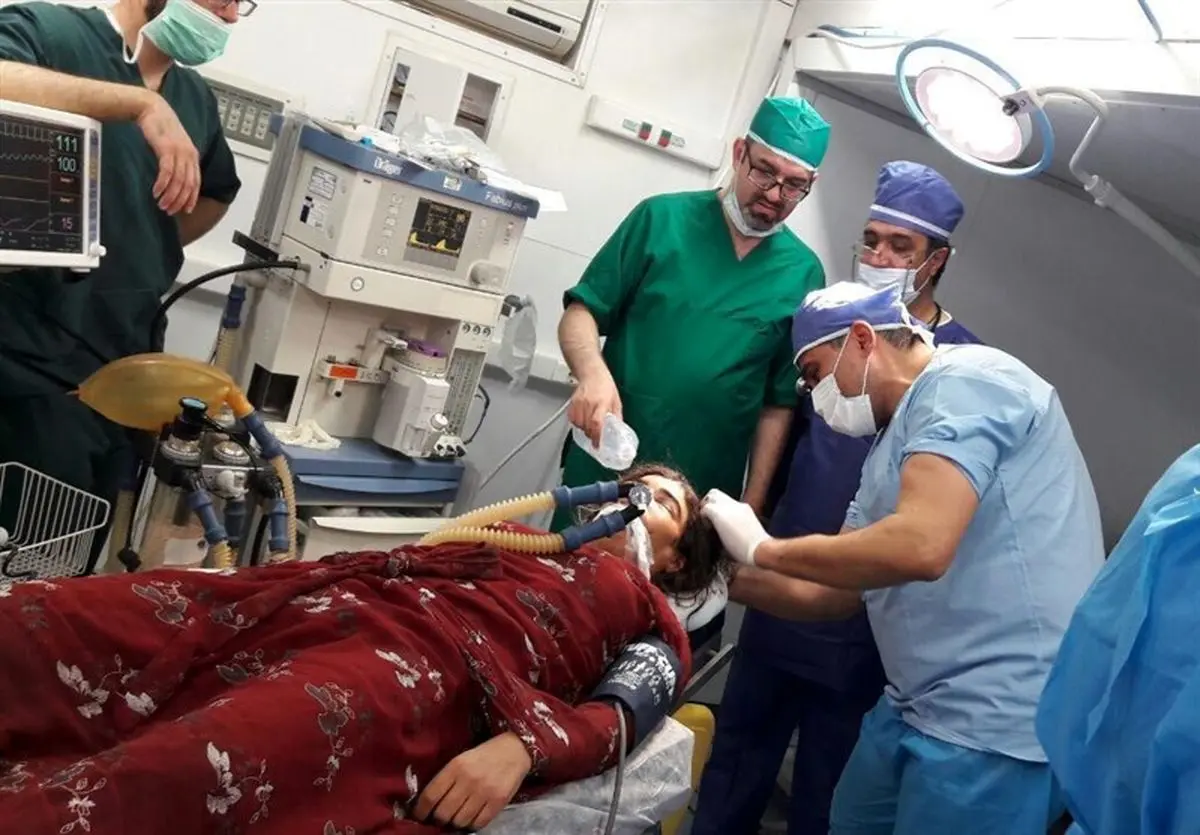  اولین عمل "جراحی مغز" در مناطق زلزله‌زده توسط تیم پزشکی ارتش