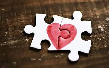 دختر 19 ساله پدرش را بی آبرو کرد