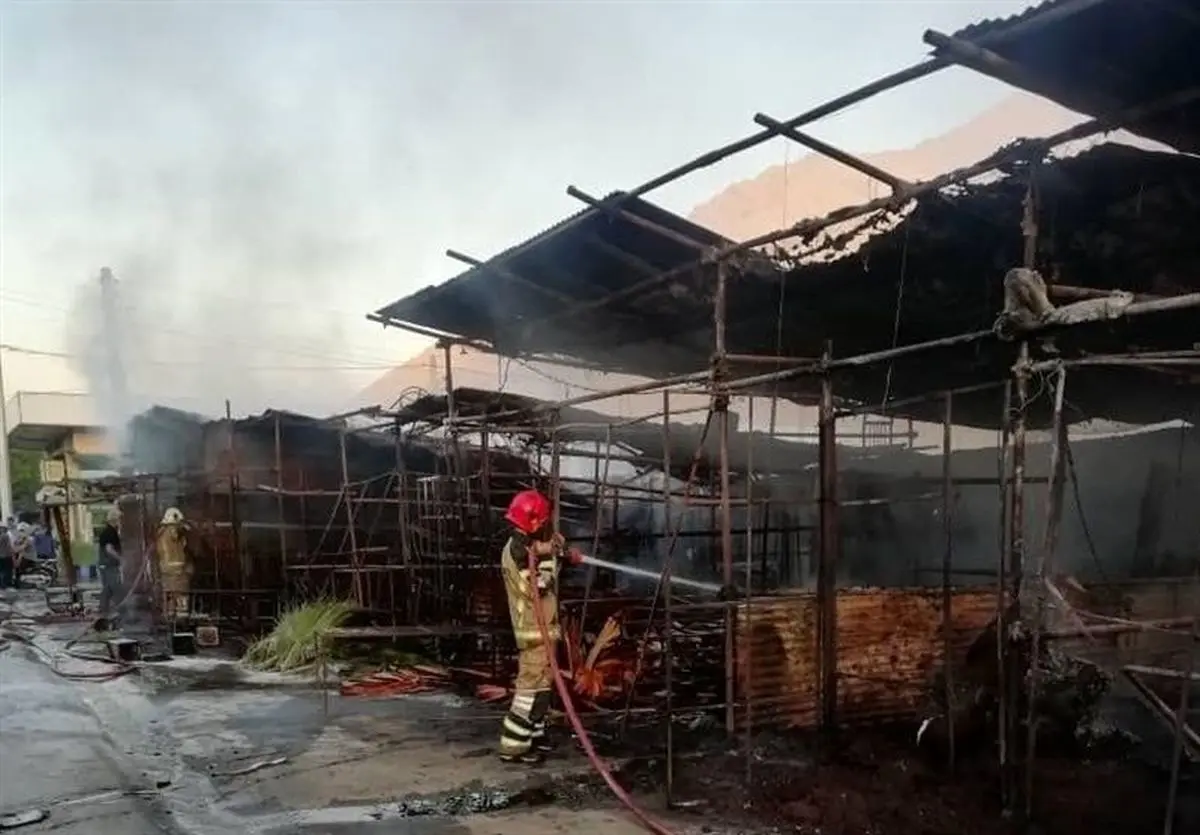 آتش‌سوزی در ۳۲ غرفه بازار گل