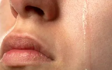 عشق ممنوعه و عواقب آن: زن جوان در دام خیانت
