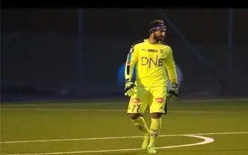 تیپ عجیب سنگربان سابق پرسپولیس در بازگشت به ایران + عکس