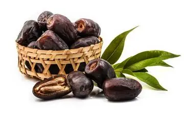 بعد از خوردن خرما در بدن مان این اتفاقات رخ می دهد