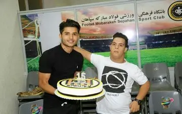 کار طلایی مدافع طلایی پوشان +عکس