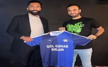هافبک استقلال به گل‌گهر سیرجان پیوست