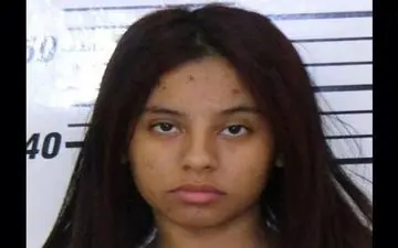 سرقت خودرو توسط دختر 13 ساله / پلیس او را در حین رانندگی با سرعت زیاد دستگیر کرد+ عکس