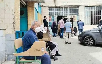 تجمع‌های خطرناک برای تزریق واکسن کرونا 