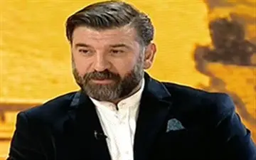 علی انصاریان در ویلای لاکچری + عکس 