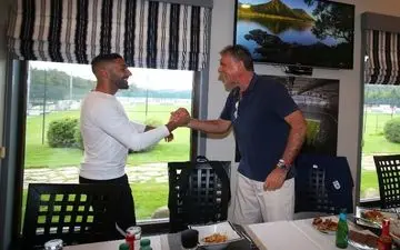 "ایرانی‌ها من را یک قهرمان می‌دانستند و سوئدی‌ها یک وطن‌فروش!"