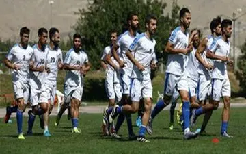 حضور بازیکن سابق پرسپولیس در تمرین استقلال