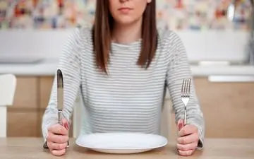 حتما شب‌ها شام بخورید | عوارض جدی نخوردن شام در شب | اگر شام نخوریم چه بلایی سرمون میاد؟