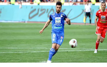 پوشیدن لباس مبدل‌و‌عجیب اسماعیلی برای فرار از خشم هواداران پس از دربی